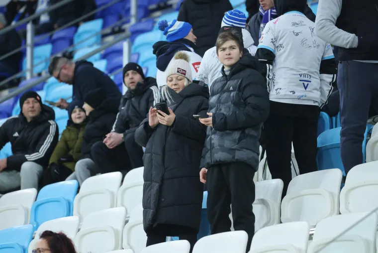 Svi navijači na Opus Areni su imali isti modni detalj, a evo kako su derbi vidjeli Sopić i Garcia