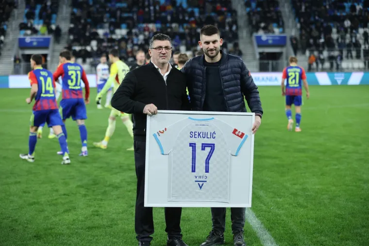 Svi navijači na Opus Areni su imali isti modni detalj, a evo kako su derbi vidjeli Sopić i Garcia