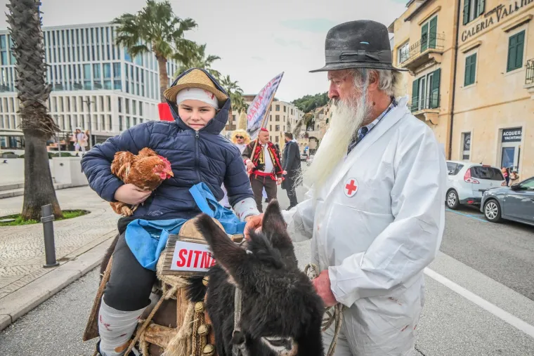 Vilenjaci, vje&scaron;tice, Trump i Toma&scaron;ević: Pogledajte tko se sve priključio karnevalskoj zabavi