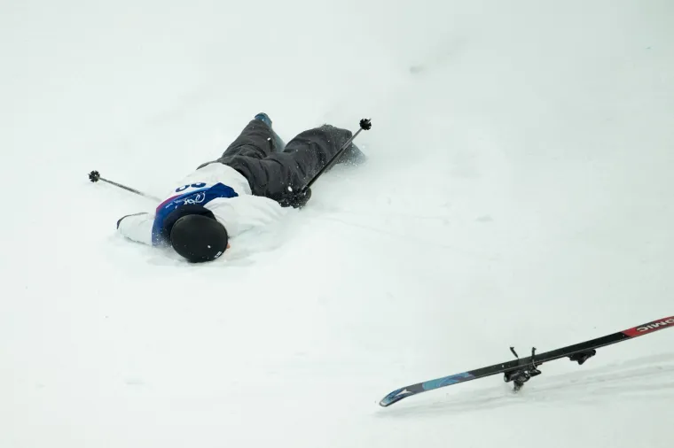 Prizori koji lede krv u žilama: Elias pao s velike visine i nepomično ležao