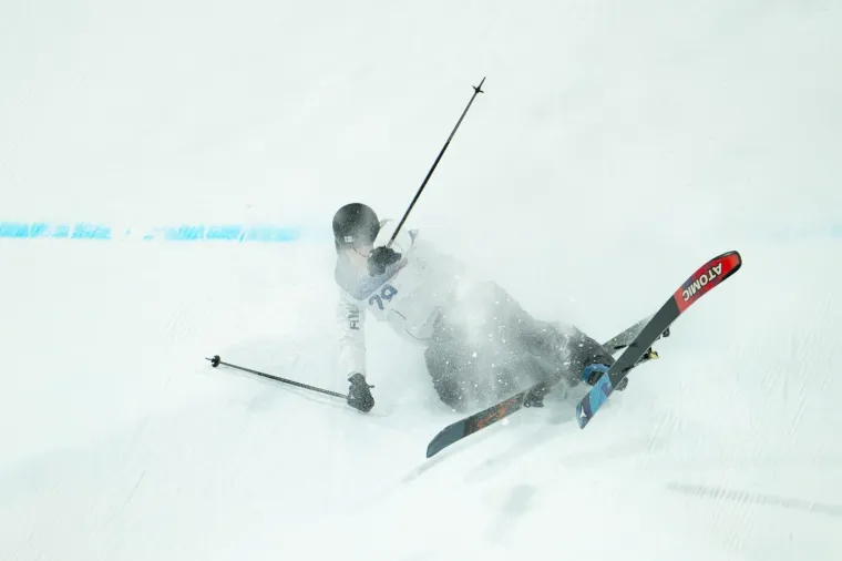 Prizori koji lede krv u žilama: Elias pao s velike visine i nepomično ležao
