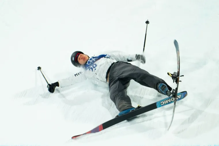 Prizori koji lede krv u žilama: Elias pao s velike visine i nepomično ležao