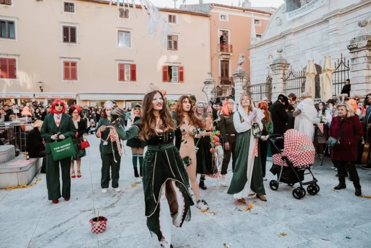 Od Edena do Zadra: Kostim Eve primamio sve poglede, evo tko je jo&scaron; ukrasio ulice grada