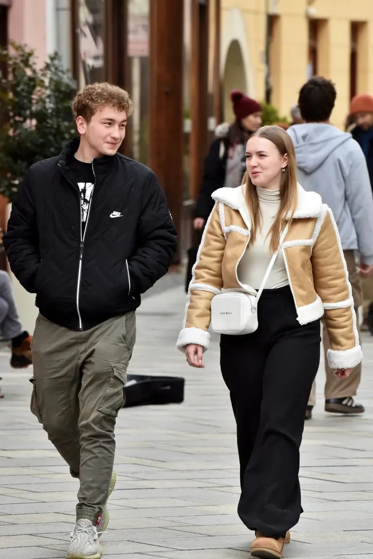 Mlada crnka s buketom ukrala sve poglede na &scaron;pici u Varaždinu