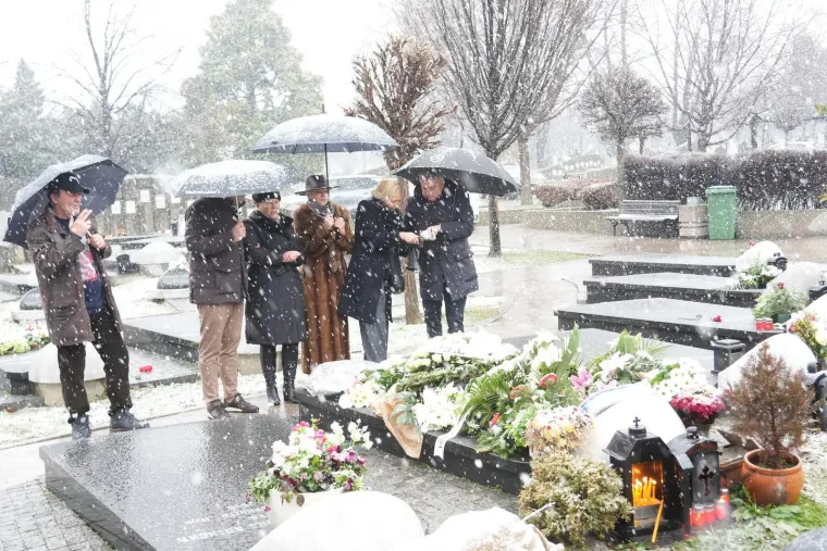 Tužni prizori na sedmu obljetnicu smrti &Scaron;abana &Scaron;aulića: Obitelj i prijatelji i dalje neutje&scaron;ni