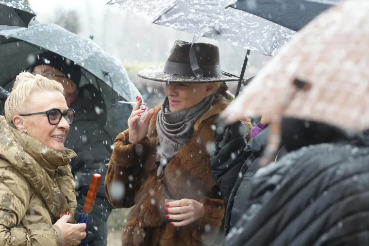 Tužni prizori na sedmu obljetnicu smrti &Scaron;abana &Scaron;aulića: Obitelj i prijatelji i dalje neutje&scaron;ni