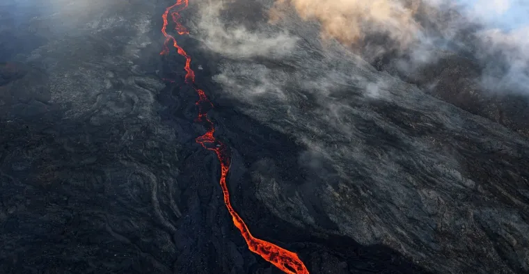Spektakularni prizori prave snage prirode: Vulkan koji je i stvorio otok vraća se u život