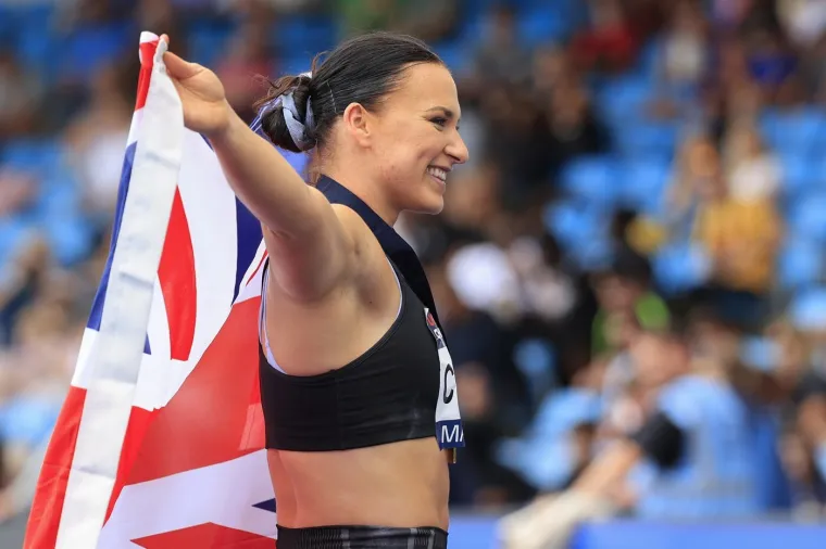 S atletike se prebacila na led i ispisala povijest na ZOI, uz to je doktorica i influencerica