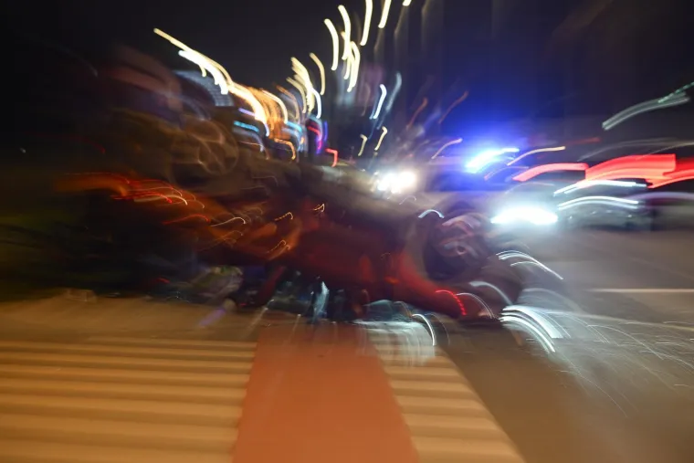 Grozne scene! Te&scaron;ka nesreća u Novom Zagrebu: Auto zavr&scaron;io na krovu, tri osobe ozlijeđene