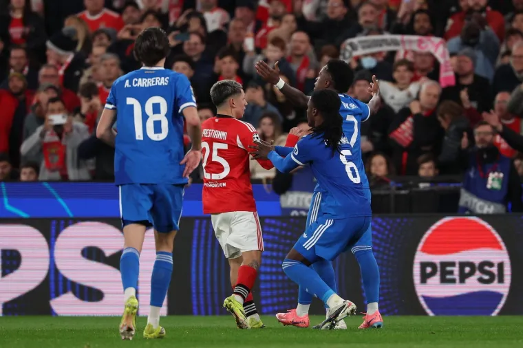 Prizori kaosa u Ligi prvaka obilaze svijet: 'Nisam ga nazvao majmunom, krivo je čuo'