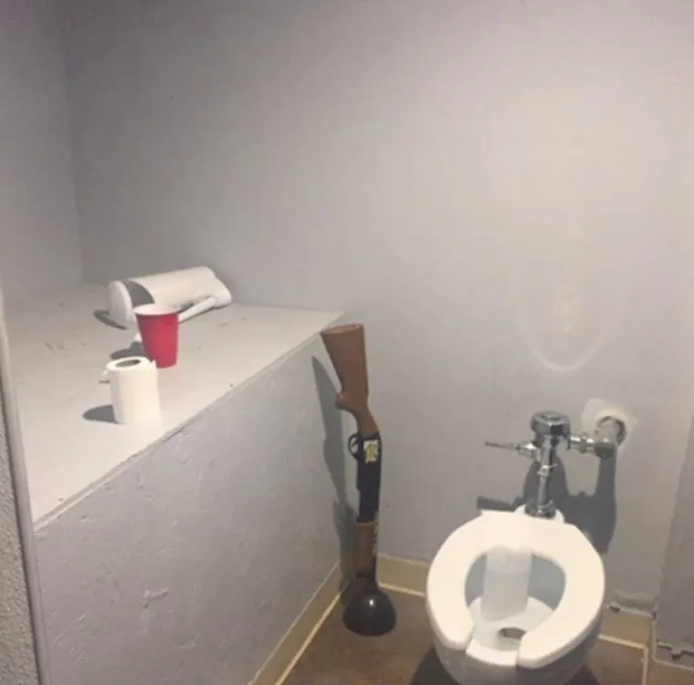 Žene podijelile najčudnije stvari u kupaonicama svojih partnera: Neke su zaista zabrinjavajuće