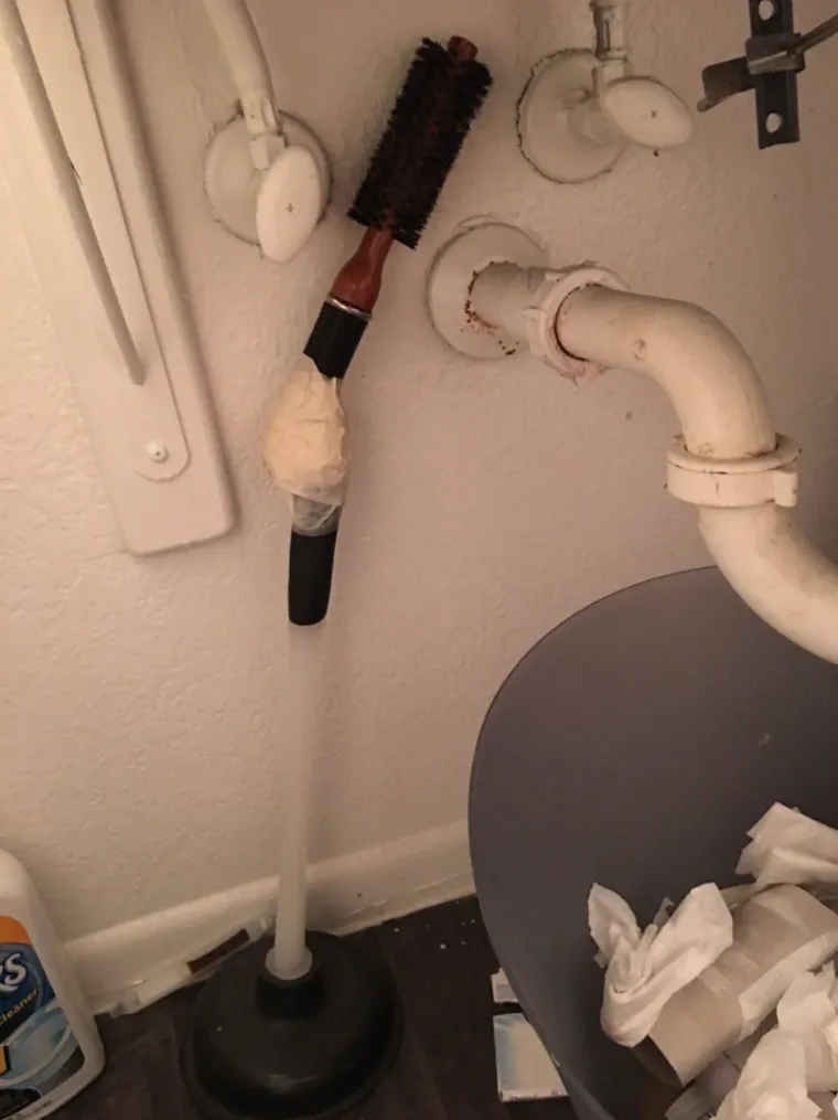 Žene podijelile najčudnije stvari u kupaonicama svojih partnera: Neke su zaista zabrinjavajuće