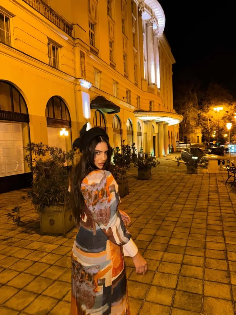 Atraktivna crnka iz BiH koja zna &scaron;to želi: Ma&scaron;u iz 'Gospodina Savr&scaron;enog' te&scaron;ko je ne primijetiti