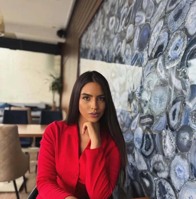 Atraktivna crnka iz BiH koja zna &scaron;to želi: Ma&scaron;u iz 'Gospodina Savr&scaron;enog' te&scaron;ko je ne primijetiti