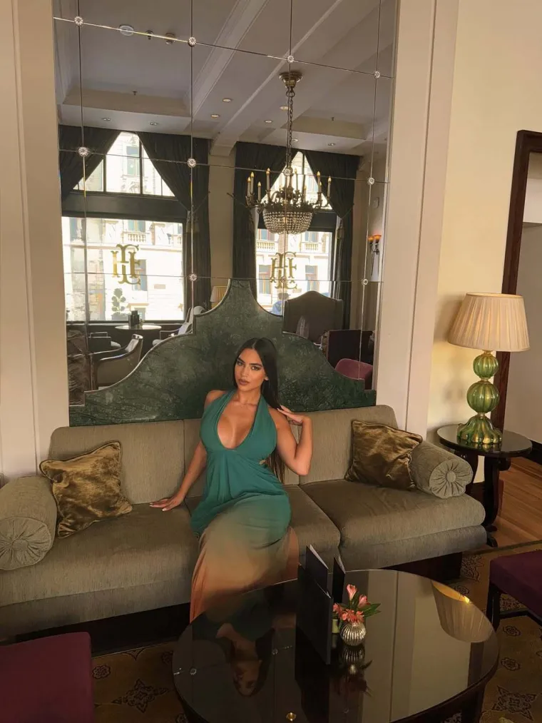 Atraktivna crnka iz BiH koja zna &scaron;to želi: Ma&scaron;u iz 'Gospodina Savr&scaron;enog' te&scaron;ko je ne primijetiti