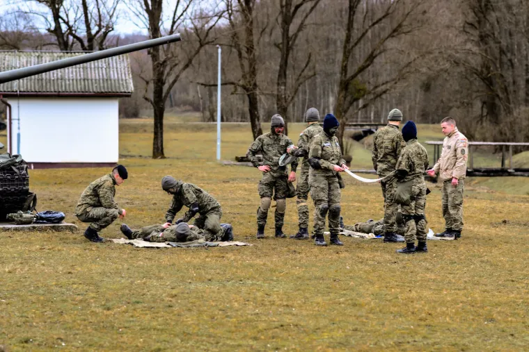 Zamaskirani, do zuba naoružani i stopljeni s prirodom: Ovako izgledaju hrvatski kadeti u akciji