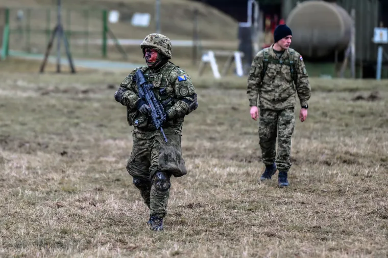 Zamaskirani, do zuba naoružani i stopljeni s prirodom: Ovako izgledaju hrvatski kadeti u akciji