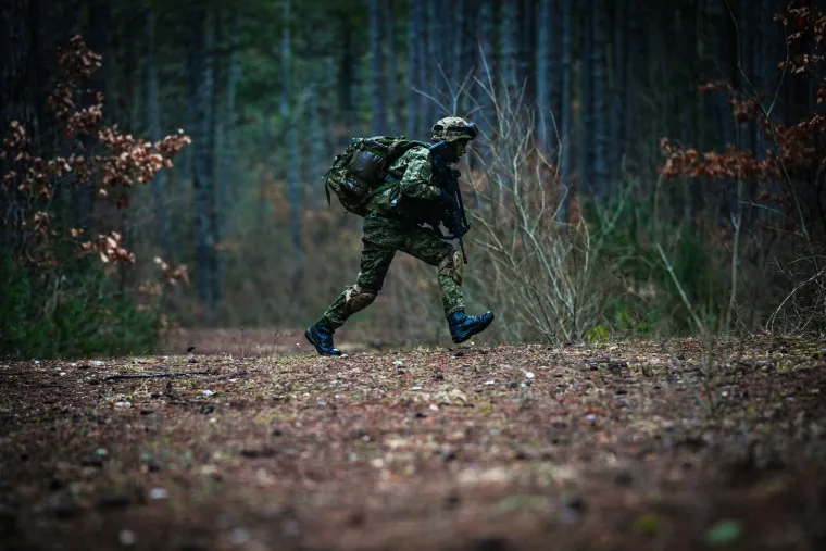 Zamaskirani, do zuba naoružani i stopljeni s prirodom: Ovako izgledaju hrvatski kadeti u akciji