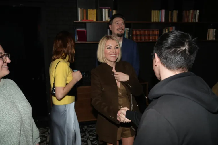 Zvijezde filma 'Svadba' uživale u Beogradu: Pozornost plijenila lijepa Anđelka