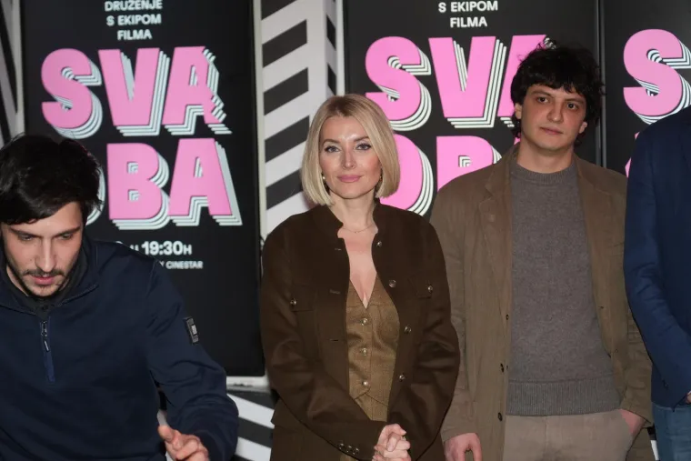 Zvijezde filma 'Svadba' uživale u Beogradu: Pozornost plijenila lijepa Anđelka