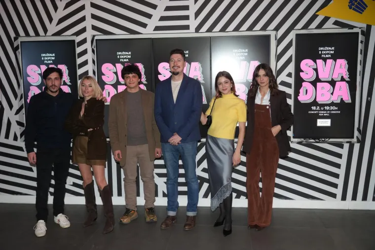 Zvijezde filma 'Svadba' uživale u Beogradu: Pozornost plijenila lijepa Anđelka