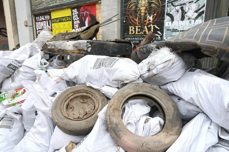 Odvratni prizori iz samog centra Zagreba! Glomazni otpad naljutio stanare: 'Ovo nije odlagali&scaron;te'