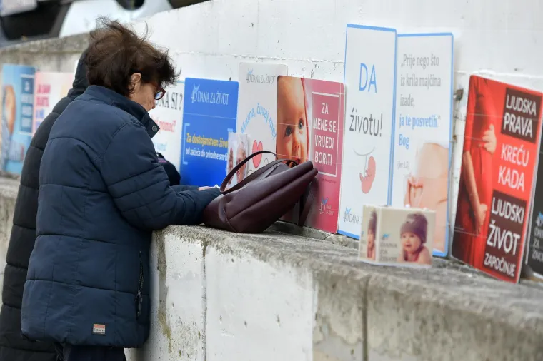 Evo ih opet: 40 dana bit će ispred bolnica i moliti! Traže samo jedno...