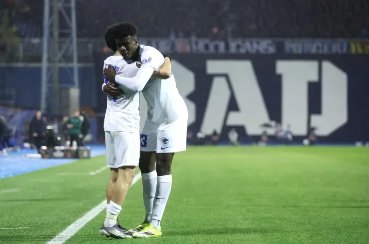 Dok je Dinamo igrao ključnu utakmicu, jedan navijač privukao pažnju na ki&scaron;nom Maksimiru