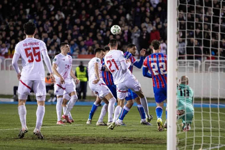 Zrinjski izborio remi u povijesnoj utakmici: Evo kako je izgledala nezaboravna ludnica u Mostaru