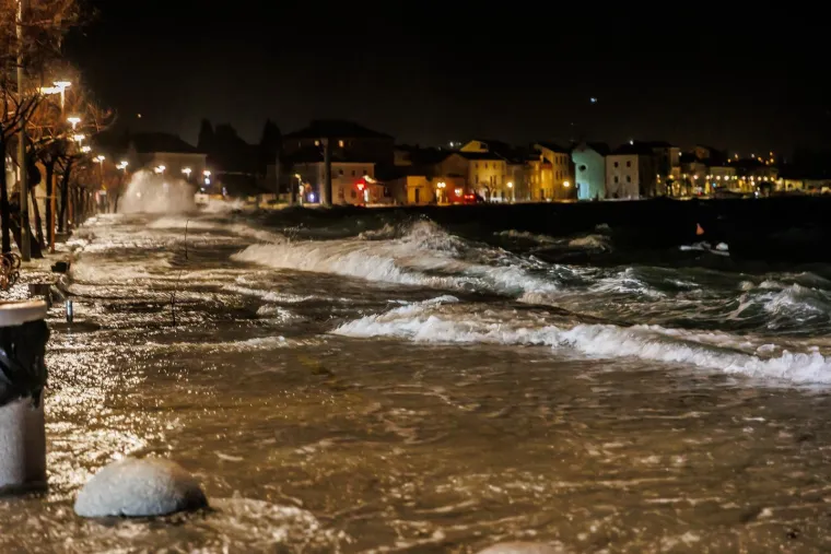 More progutalo rivu u Ka&scaron;telima, na udaru Čiovo i Split: Pogledajte posljedice nevremena