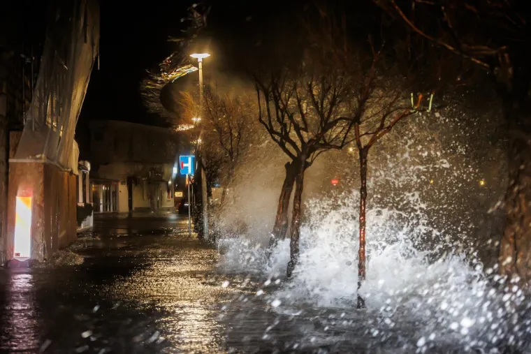 More progutalo rivu u Ka&scaron;telima, na udaru Čiovo i Split: Pogledajte posljedice nevremena