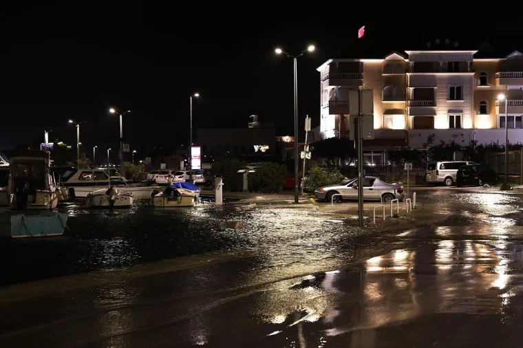 More progutalo rivu u Ka&scaron;telima, na udaru Čiovo i Split: Pogledajte posljedice nevremena