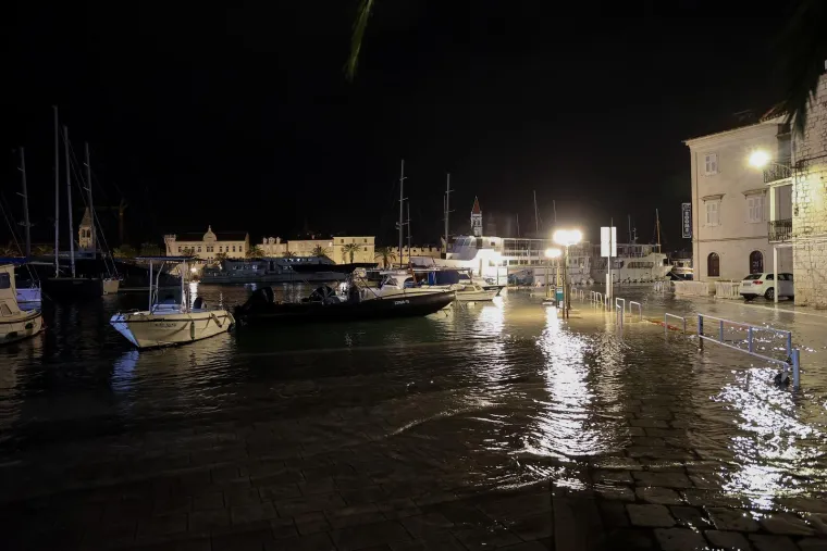 More progutalo rivu u Ka&scaron;telima, na udaru Čiovo i Split: Pogledajte posljedice nevremena