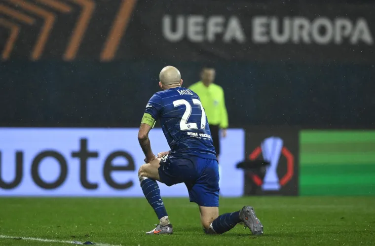 Pogledajte &scaron;to su igrači i stručni stožer Dinama napravili nakon poraza od Genka