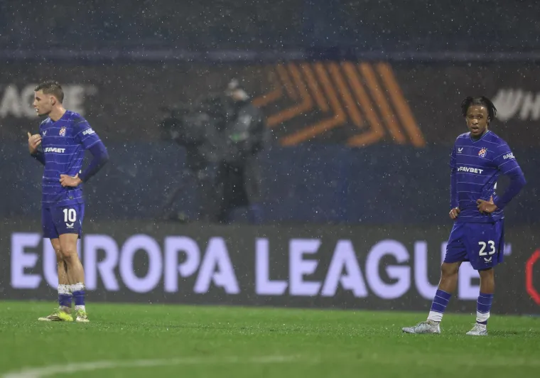 Pogledajte &scaron;to su igrači i stručni stožer Dinama napravili nakon poraza od Genka