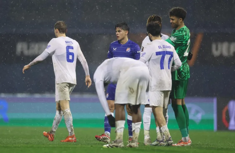 Pogledajte &scaron;to su igrači i stručni stožer Dinama napravili nakon poraza od Genka