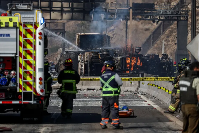 Prizori katastrofe lede krv u žilama: Cisterna eksplodirala nasred ceste, ljudi su gorili