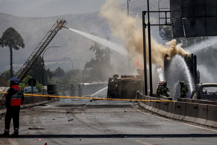 Prizori katastrofe lede krv u žilama: Cisterna eksplodirala nasred ceste, ljudi su gorili
