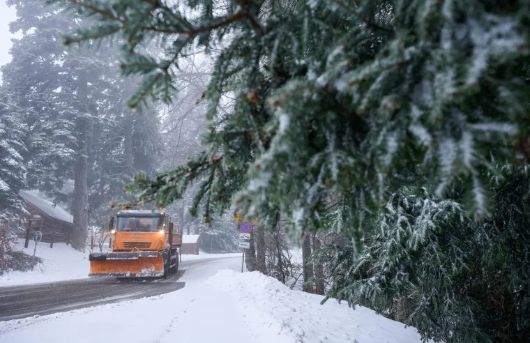 Bajkovite prizore na Sljemenu ometa vjetar: Žičara ne vozi, ali najstrastveniji skija&scaron;i su gore