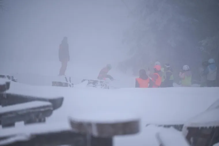 Bajkovite prizore na Sljemenu ometa vjetar: Žičara ne vozi, ali najstrastveniji skija&scaron;i su gore
