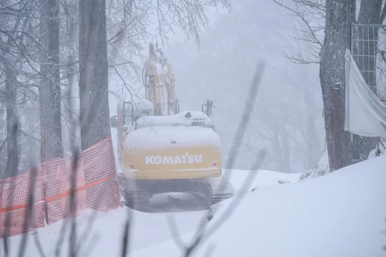 Bajkovite prizore na Sljemenu ometa vjetar: Žičara ne vozi, ali najstrastveniji skija&scaron;i su gore