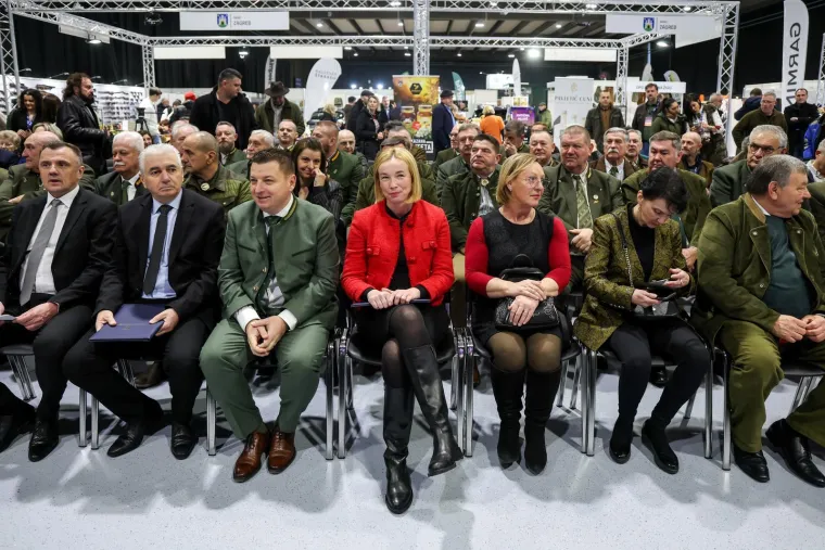 Hrvatski lovci do&scaron;li na svoje: Pogledajte ovaj arsenal vrhunskog oružja