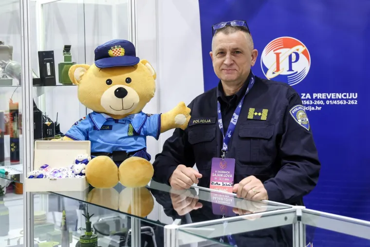 Hrvatski lovci do&scaron;li na svoje: Pogledajte ovaj arsenal vrhunskog oružja