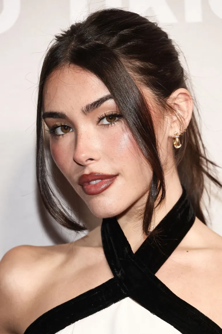 Tko je mlada pjevačica koju uspoređuju s Megan Fox? Otkrio ju je Justin Bieber