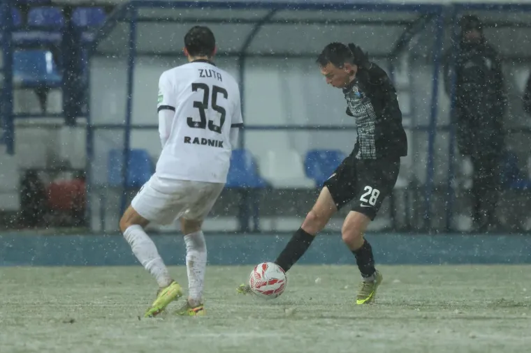 Teren je bio prekriven snijegom, a svi su ostali u čudu kad su se pojavili ovi majstori