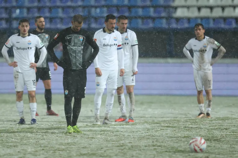 Teren je bio prekriven snijegom, a svi su ostali u čudu kad su se pojavili ovi majstori