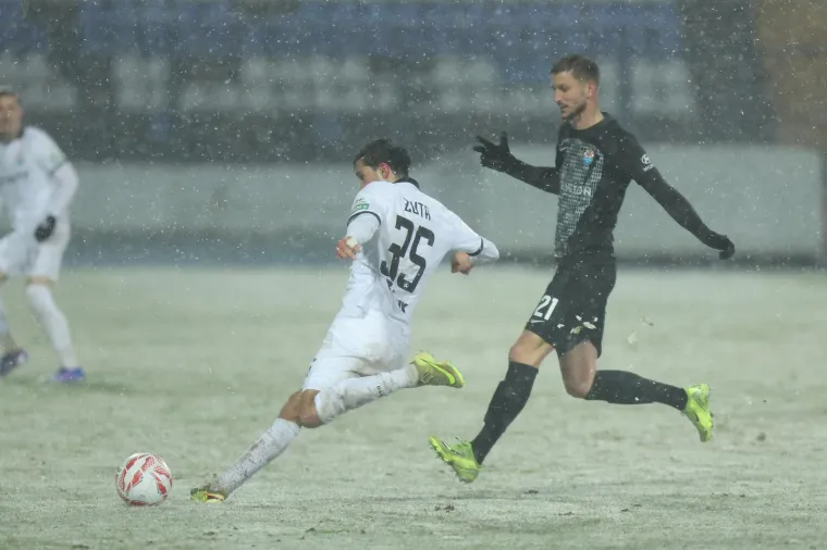 Teren je bio prekriven snijegom, a svi su ostali u čudu kad su se pojavili ovi majstori