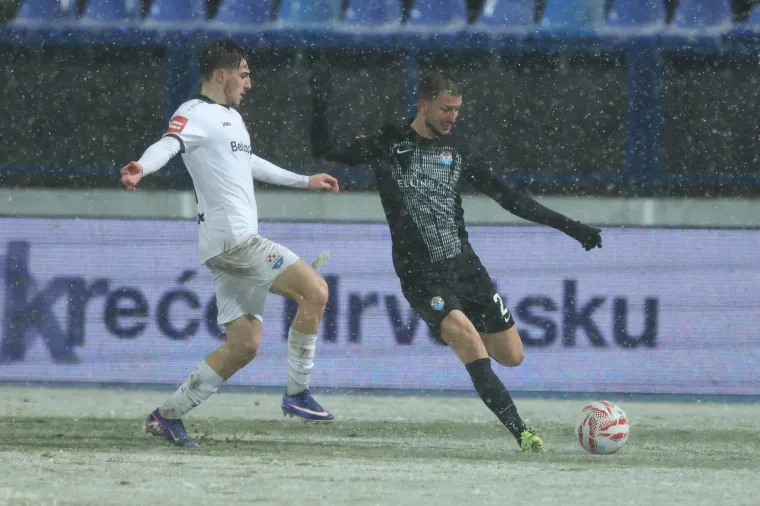 Teren je bio prekriven snijegom, a svi su ostali u čudu kad su se pojavili ovi majstori