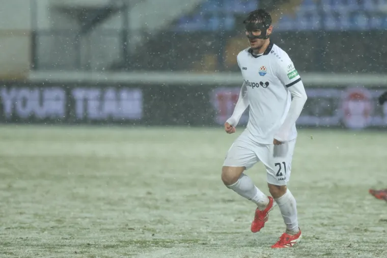 Teren je bio prekriven snijegom, a svi su ostali u čudu kad su se pojavili ovi majstori