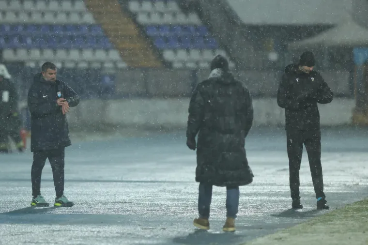 Teren je bio prekriven snijegom, a svi su ostali u čudu kad su se pojavili ovi majstori